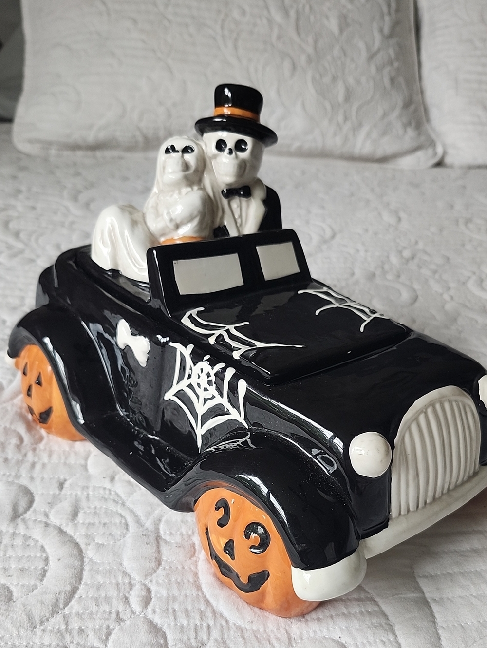 Halloween Ceramic Ghost Couple Car Figurine - Black and Orange